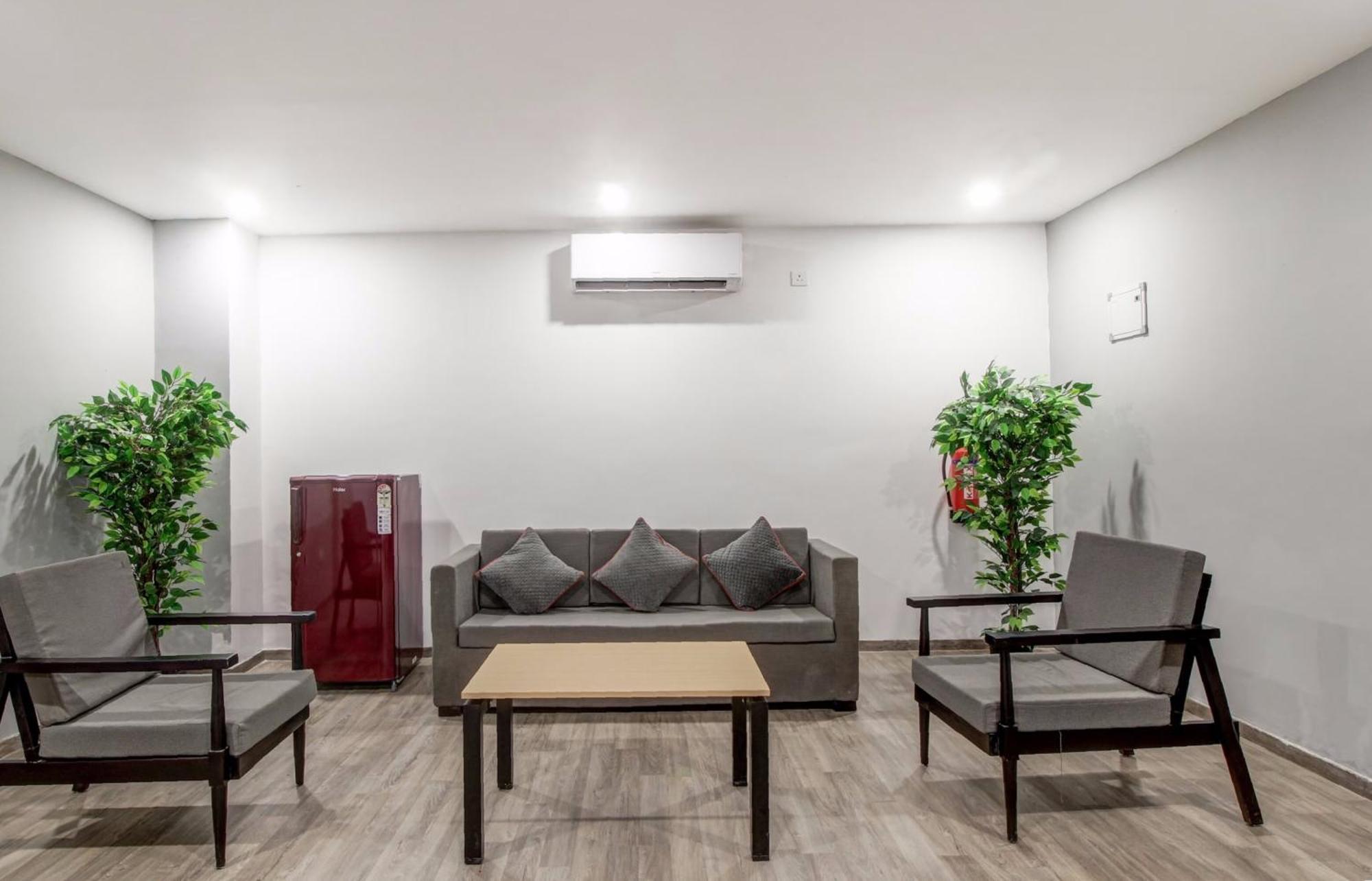Super Townhouse Rcc Majestic 397 Lb Nagar Hotel Hyderabad Exterior photo
